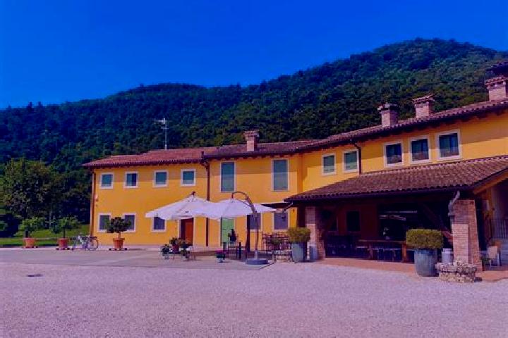 Luna, 37 — Escort in Cesiomaggiore, Italy