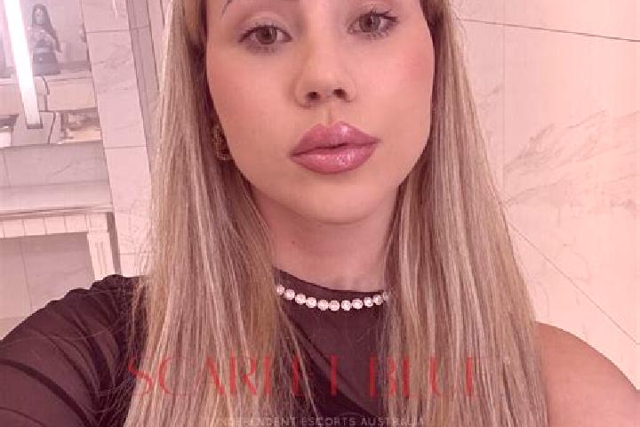 Luna, 37 — Escort in Coronel Macedo, Brazil