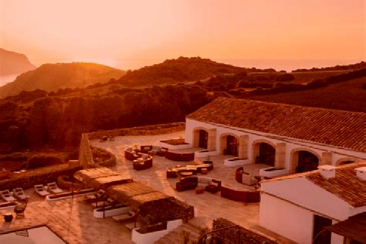 Luna, 37 — Escort in Ferreries, Spain