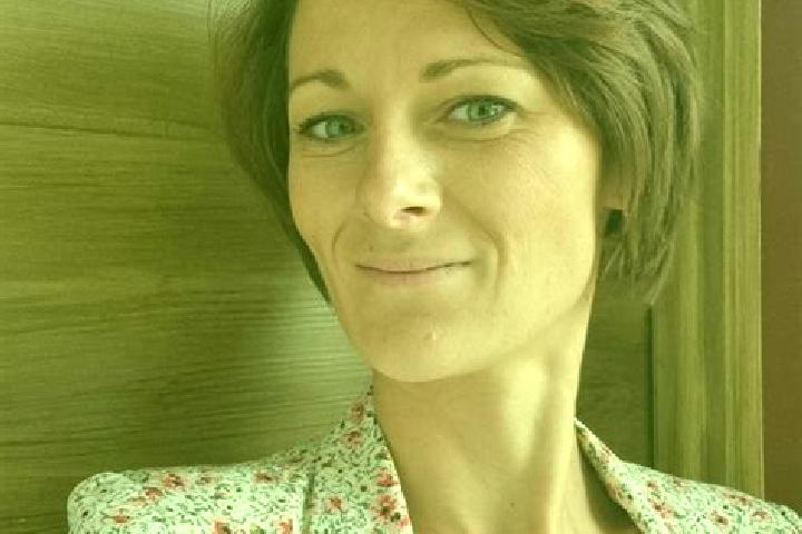 Luna, 37 — Escort in Hon-Hergies, France