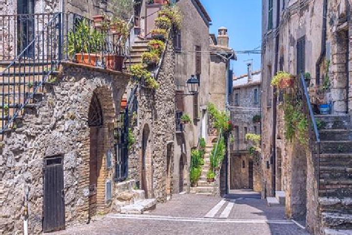 Luna, 37 — Escort in Montecchio Maggiore-Alte Ceccato, Italy