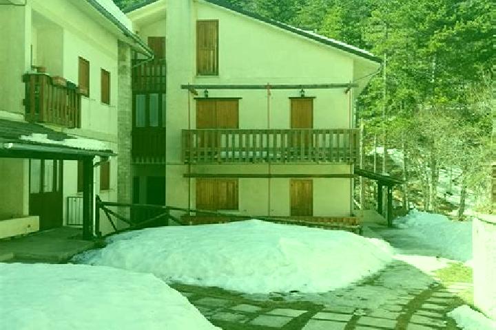 Luna, 37 — Escort in Poggio dei Pini, Italy