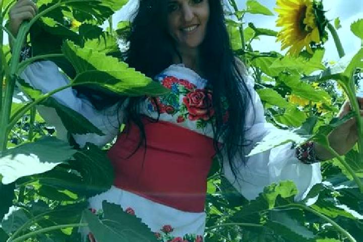 Luna, 37 — Escort in Pomichna, Ukraine