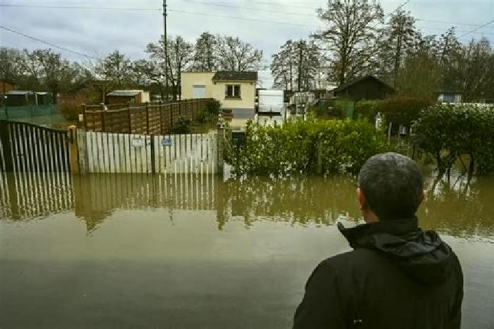 Luna, 37 — Escort in Varennes-les-Narcy, France