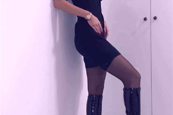Luna, 38, a black grey-eyed caribbean companion based in San Pedro la Tejeria. Offering Deep French Kissing, Striptease, Tantra, Domination. Available for in...