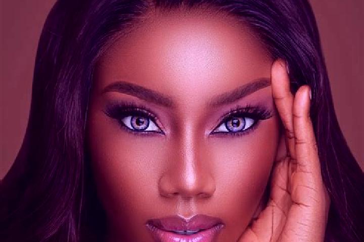 Luna, 38, a chestnut blue-eyed ebony companion based in Jakovo. Offering OWO, Tantra, Overnight. Available for incall and outcall, overnight bookings available.
