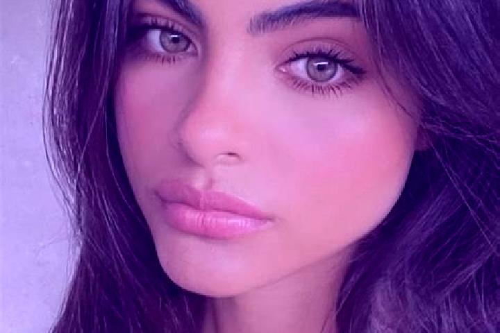 Luna, 38, a chestnut hazel-eyed indian companion based in Blessac. Offering Couples, CIM, 69. Available for incall and outcall, day and evening dates.