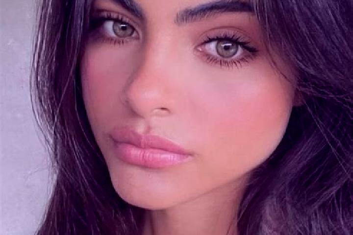 Luna, 38, a dark blonde hazel-eyed latina companion based in Jawad. Offering CIM, OWO, Erotic Massage. Available for incall and outcall, day and evening dates.