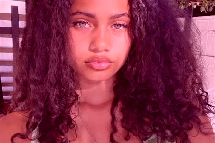 Luna, 38, a red green-eyed mixed companion based in Samstagern. Offering GFE, 69, Domination, Girlfriend Experience. Available for incall and outcall, day an...