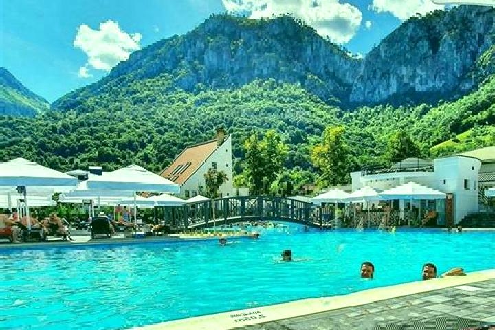 Luna, 38 — Escort in Baia de Arama, Romania
