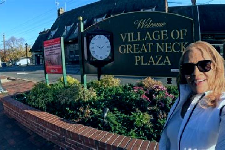 Luna, 38 — Escort in Great Neck Gardens, United States