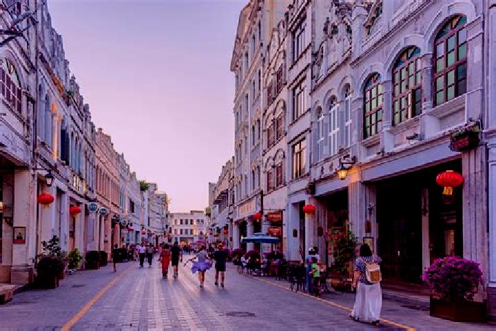 Luna, 38 — Escort in Houkou, China