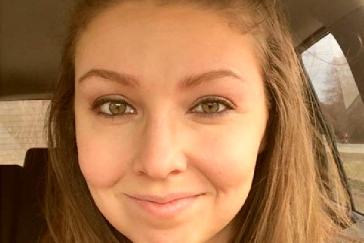 Luna, 38 — Escort in Kenyon, United States
