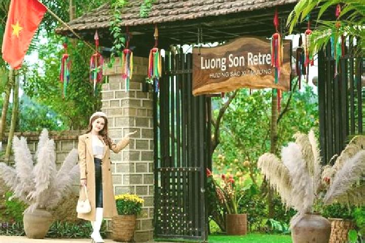 Luna, 38 — Escort in Luong Son, Vietnam