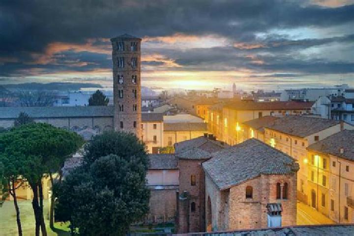 Luna, 38 — Escort in Pisignano, Italy