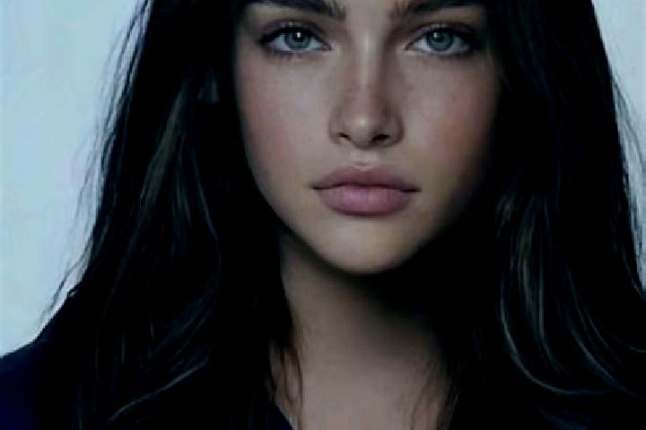 Luna, 39, a brunette blue-eyed european companion based in Curvalle. Offering CIM, Party Girl, Massage. Available for incall and outcall, day and evening dates.