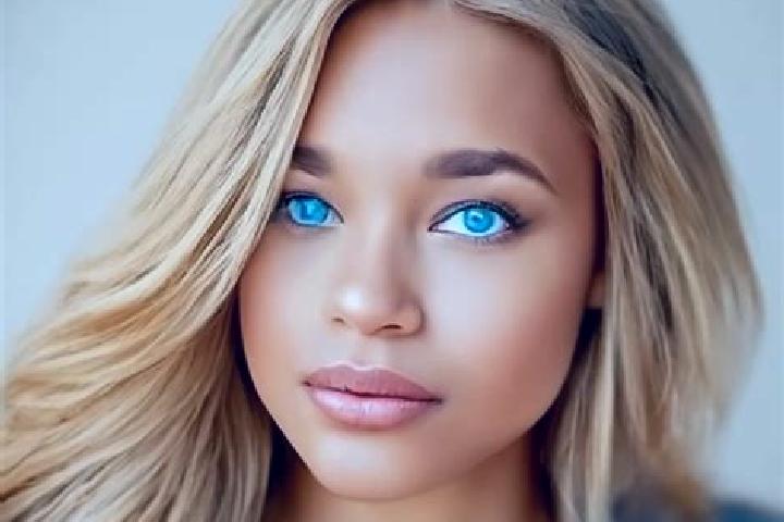 Luna, 39, a dark blonde blue-eyed latina companion based in Bamaur. Offering A-Level, BDSM, Girlfriend Experience. Available for incall and outcall, overnigh...