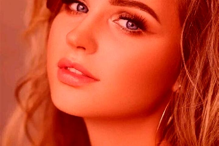 Luna, 39, a dark blonde blue-eyed mediterranean companion based in Cala Reona. Offering A-Level, Massage, Couples. Available for incall and outcall, day and ...