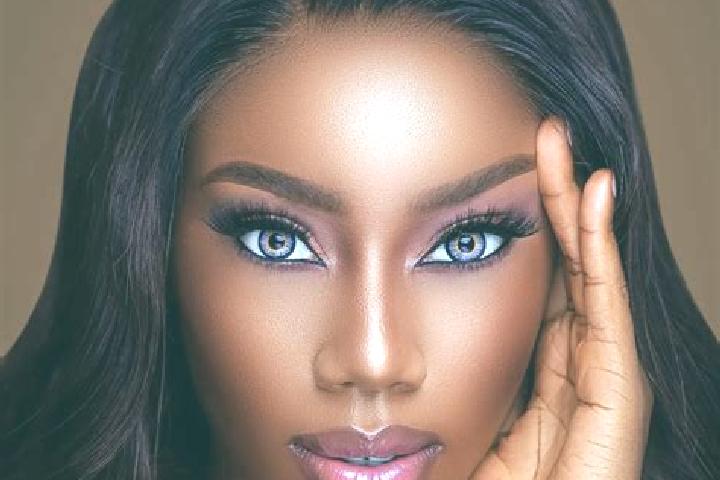 Luna, 39, a red blue-eyed ebony companion based in Iskenderun. Offering Fetish, Prostate Massage, Striptease, Overnight. Available for incall and outcall, ov...