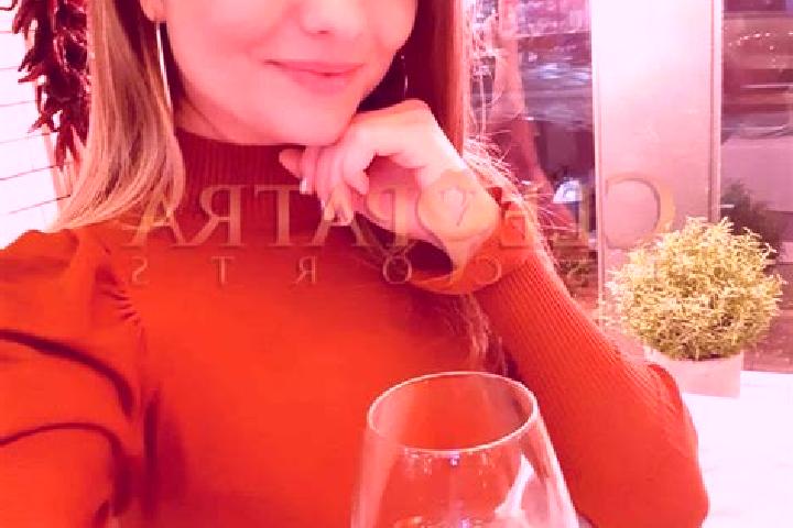 Luna, 39, a red green-eyed european companion based in Zgerbonje. Offering Dinner Date, OWO, Striptease, Overnight. Available for incall and outcall, day and...