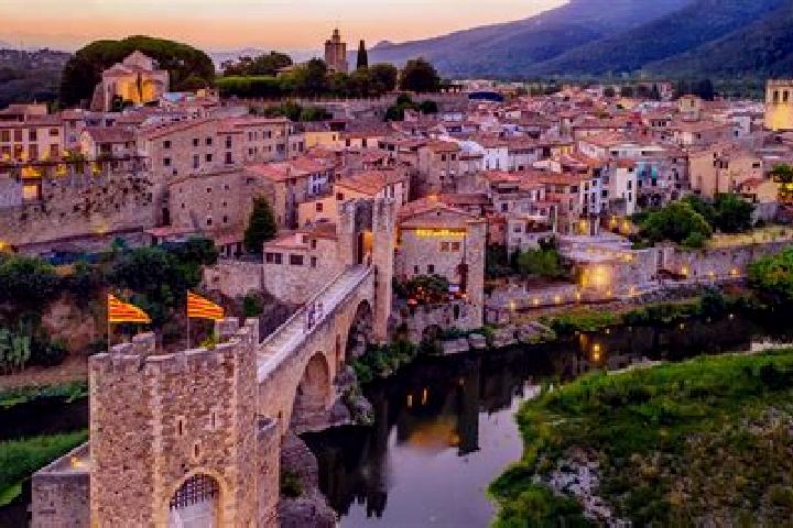 Luna, 39 — Escort in Besalu, Spain