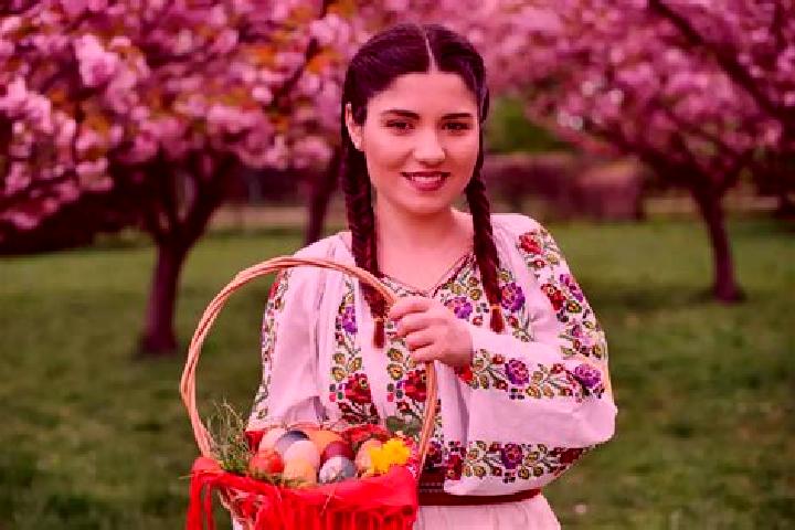 Luna, 39 — Escort in Coarnele Caprei, Romania