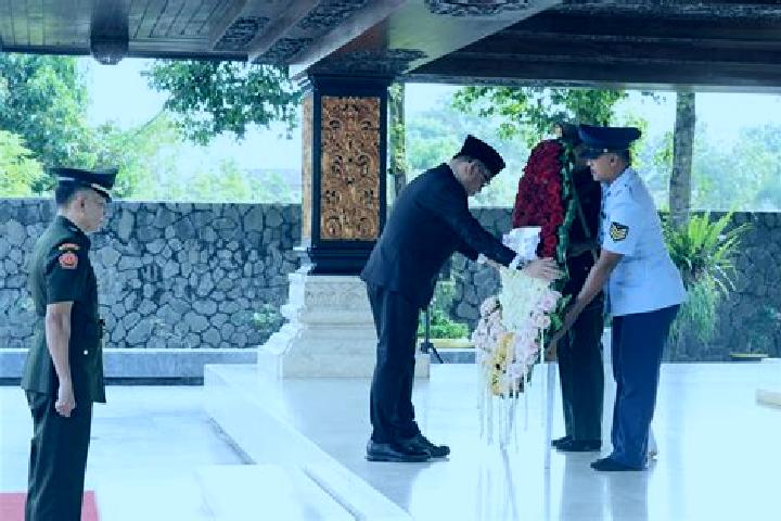 Madison, 20 — Escort in Makam, Indonesia