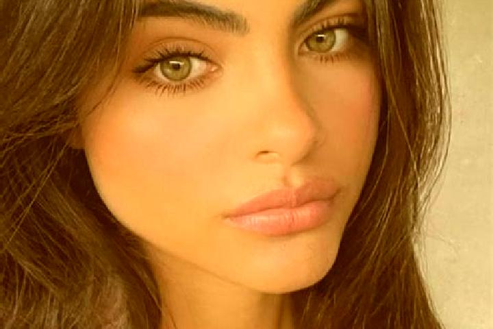 Madison, 21, a brunette green-eyed indian companion based in Leshan. Offering 69, Erotic Massage, Tantra, Striptease. Available for incall and outcall, day a...