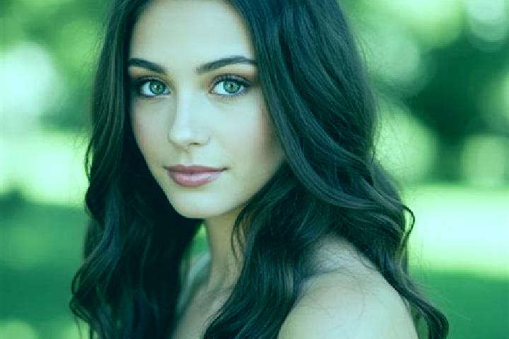 Madison, 21, a brunette hazel-eyed mediterranean companion based in Rustrel. Offering Deep French Kissing, A-Level, Massage, Party Girl. Available for incall...