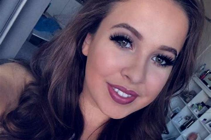 Madison, 21, a chestnut amber-eyed ebony companion based in Villaverde de Guadalimar. Offering GFE, Domination, 69, Duos. Available for incall and outcall, o...