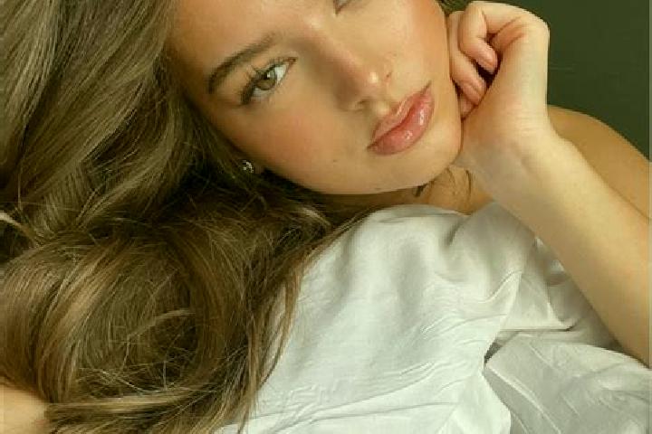 Madison, 21, a chestnut grey-eyed latina companion based in Wuyo. Offering Duos, Deep French Kissing, Striptease, Girlfriend Experience. Available for incall...
