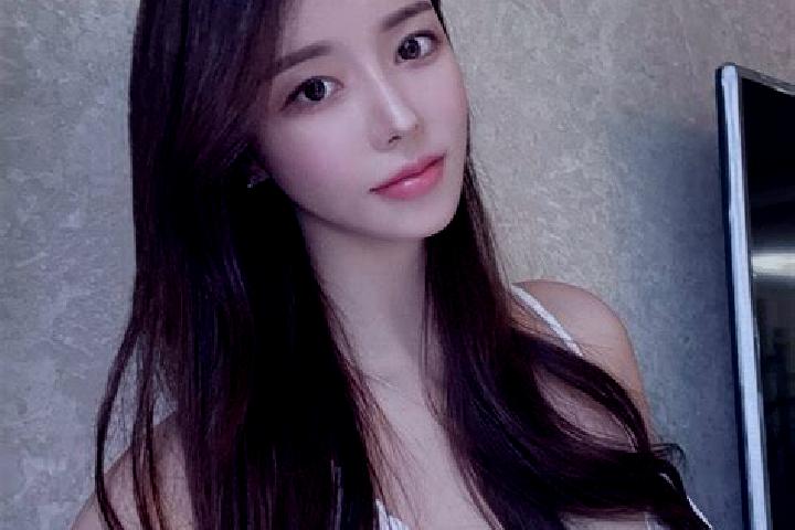 Madison, 21 — Escort in Weicun, China