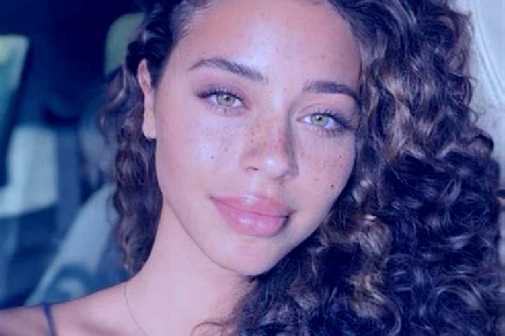 Madison, 22, a black hazel-eyed ebony companion based in Huanchar. Offering Girlfriend Experience, Dinner Date, Travel Companion. Available for incall and ou...