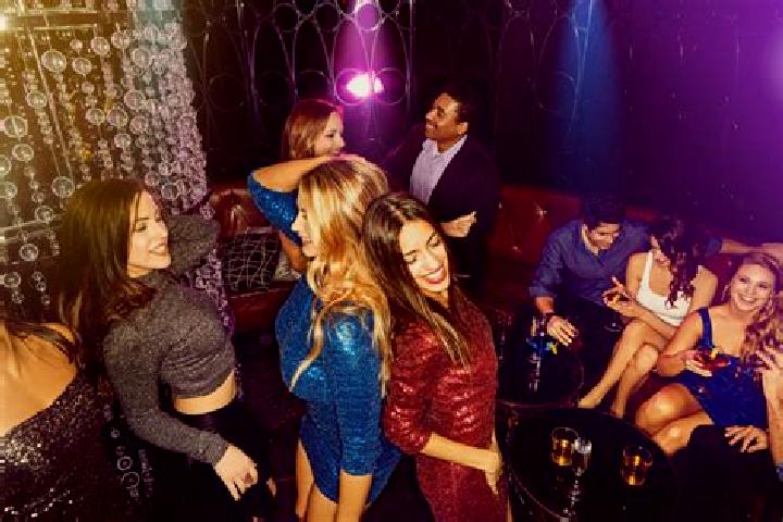 Madison, 22, a brunette amber-eyed middle eastern companion based in La Seyne-sur-Mer. Offering Couples, Dinner Date, A-Level. Available for incall and outca...
