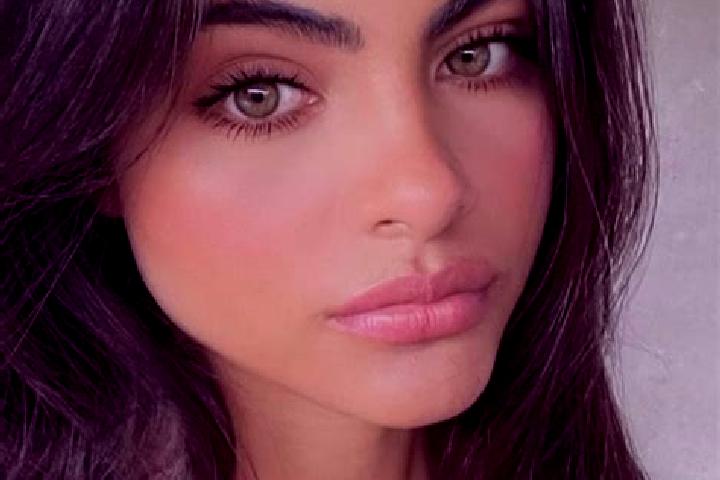 Madison, 22, a brunette green-eyed european companion based in Porto. Offering Prostate Massage, Striptease, 69, Roleplay, Girlfriend Experience. Available f...