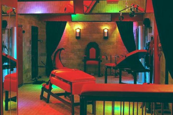 Madison, 22, a red dark-eyed european companion based in Bautar. Offering A-Level, Overnight, Roleplay, BDSM. Available for incall and outcall, overnight boo...