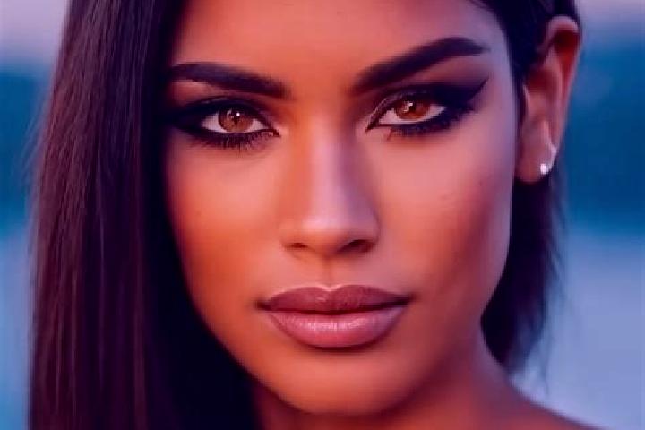 Madison, 22, a red dark-eyed latina companion based in Maan. Offering Duos, Roleplay, Prostate Massage, Couples, Tantra. Available for incall and outcall, da...