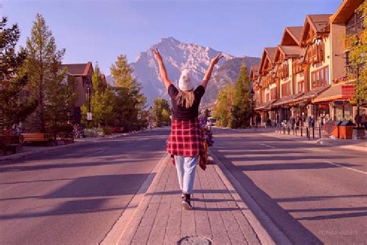 Madison, 22 — Escort in Little Canada, Canada
