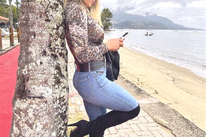 Madison, 23 — Escort in Candido Sales, Brazil