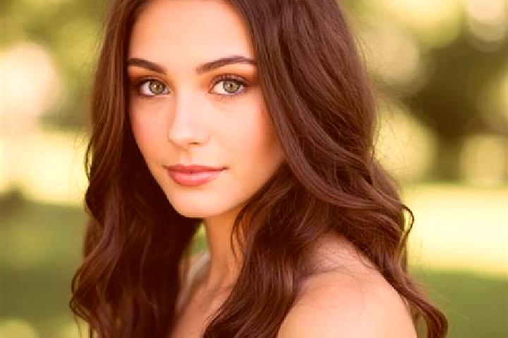 Madison, 24, a black hazel-eyed slavic companion based in Vadeni. Offering Girlfriend Experience, Duos, GFE. Available for incall and outcall, day and evenin...