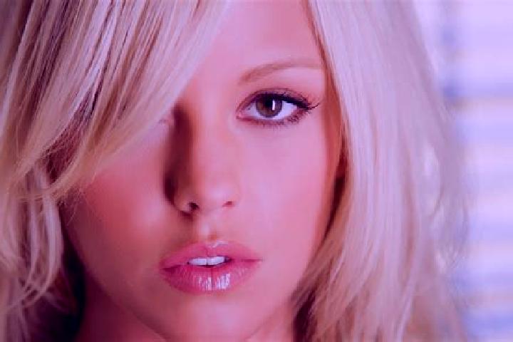 Madison, 24, a blonde brown-eyed middle eastern companion based in Palavakkam. Offering GFE, Roleplay, Girlfriend Experience, Tantra, A-Level. Available for ...