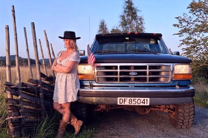 Madison, 24 — Escort in Hemnes, Norway