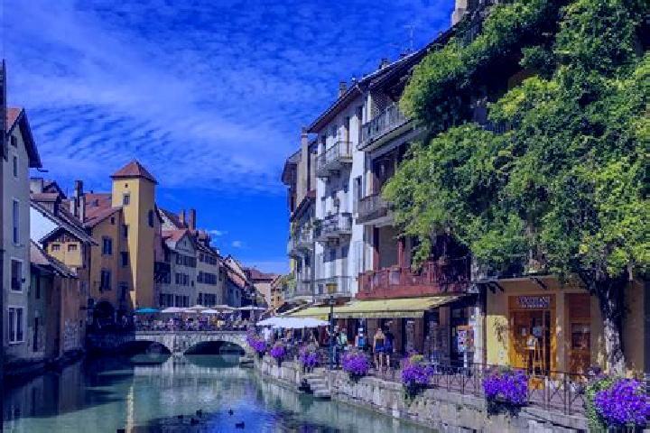 Madison, 24 — Escort in Nercillac, France