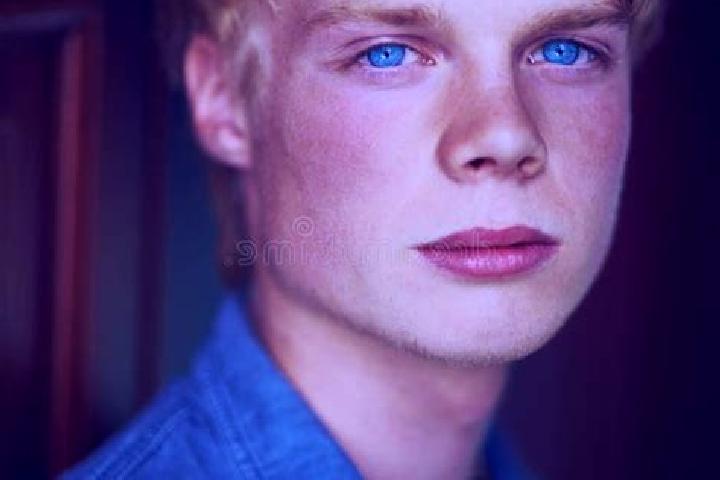Madison, 25, a blonde blue-eyed asian companion based in Malabo. Offering OWO, Duos, Roleplay. Available for incall and outcall, day and evening dates.