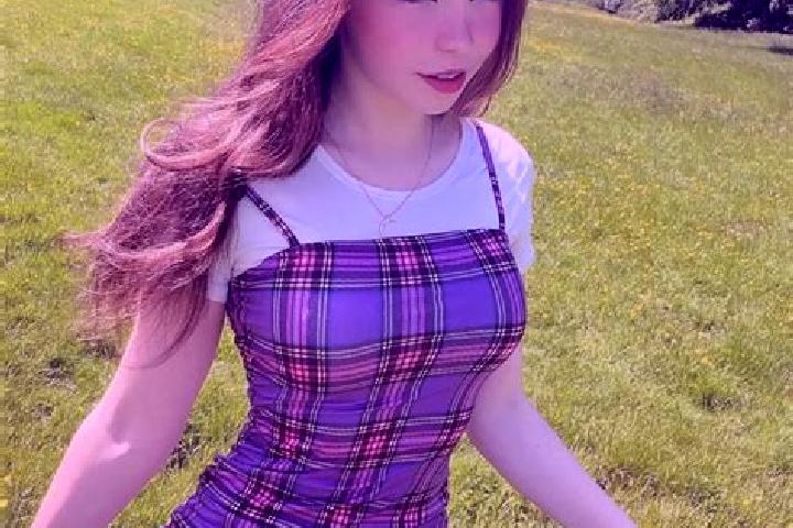 Madison, 25, a red dark-eyed mixed companion based in Bele. Offering Dinner Date, Duos, Striptease, Roleplay. Available for incall and outcall, day and eveni...