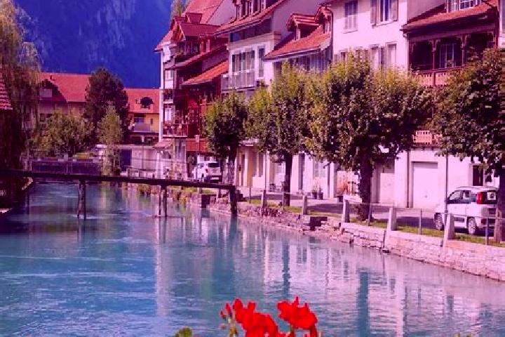 Madison, 25 — Escort in Lumino, Switzerland