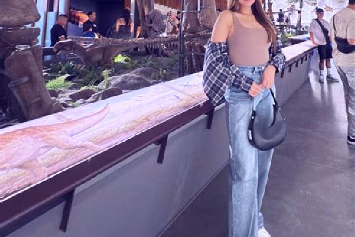 Madison, 25 — Escort in Nalus, Philippines