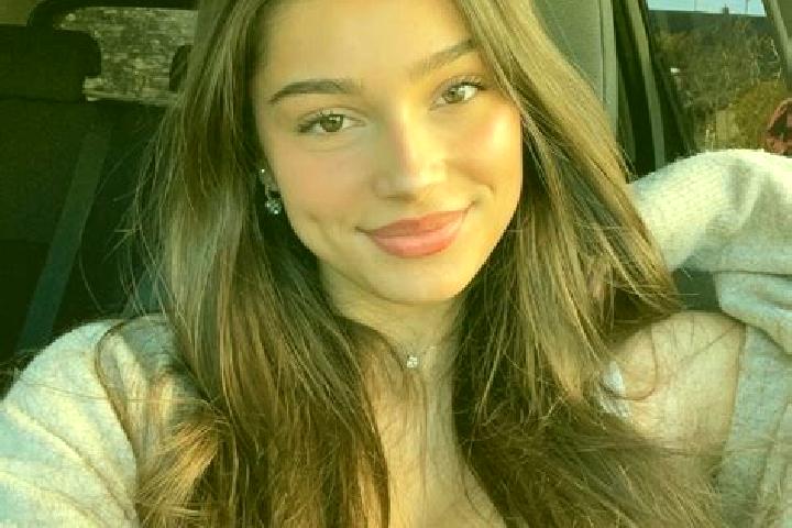 Madison, 26, a brunette blue-eyed ebony companion based in Soederfors. Offering Massage, Couples, CIM, Party Girl. Available for incall and outcall, day and ...