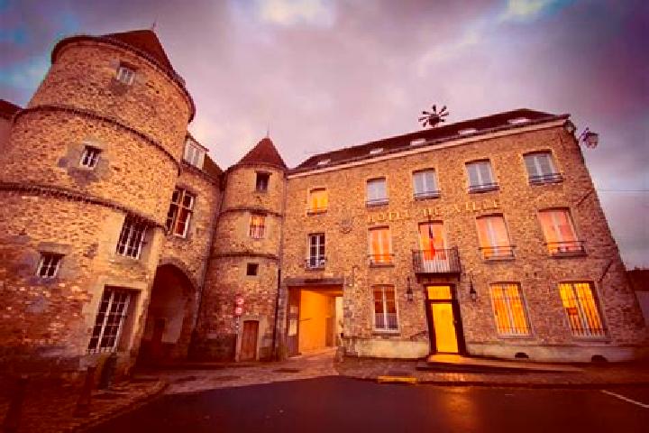 Madison, 26 — Escort in Neufmoutiers-en-Brie, France