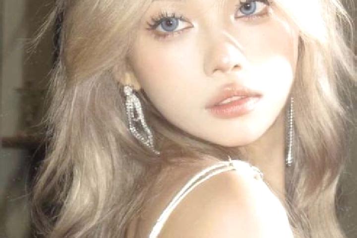 Madison, 27, a blonde grey-eyed asian companion based in Renfrew-Collingwood. Offering GFE, Prostate Massage, OWO. Available for incall and outcall, overnigh...